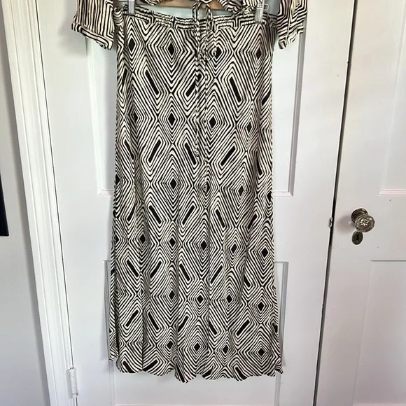 Zara Geometric Skirt and Blouse Two Piece - Picture 5 of 13